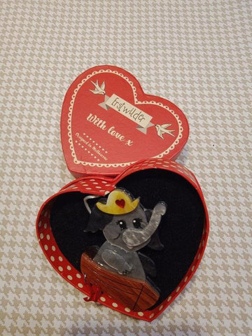 Love Boat- Brooch (Carmen Hiu 2020)