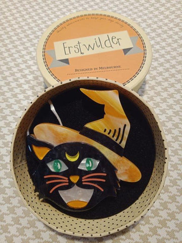 Hex Kitten Brooch (Carmen Hui 2019)