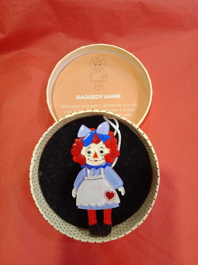 Rageddy Anne- Brooch (Carmen Hiu 2018)