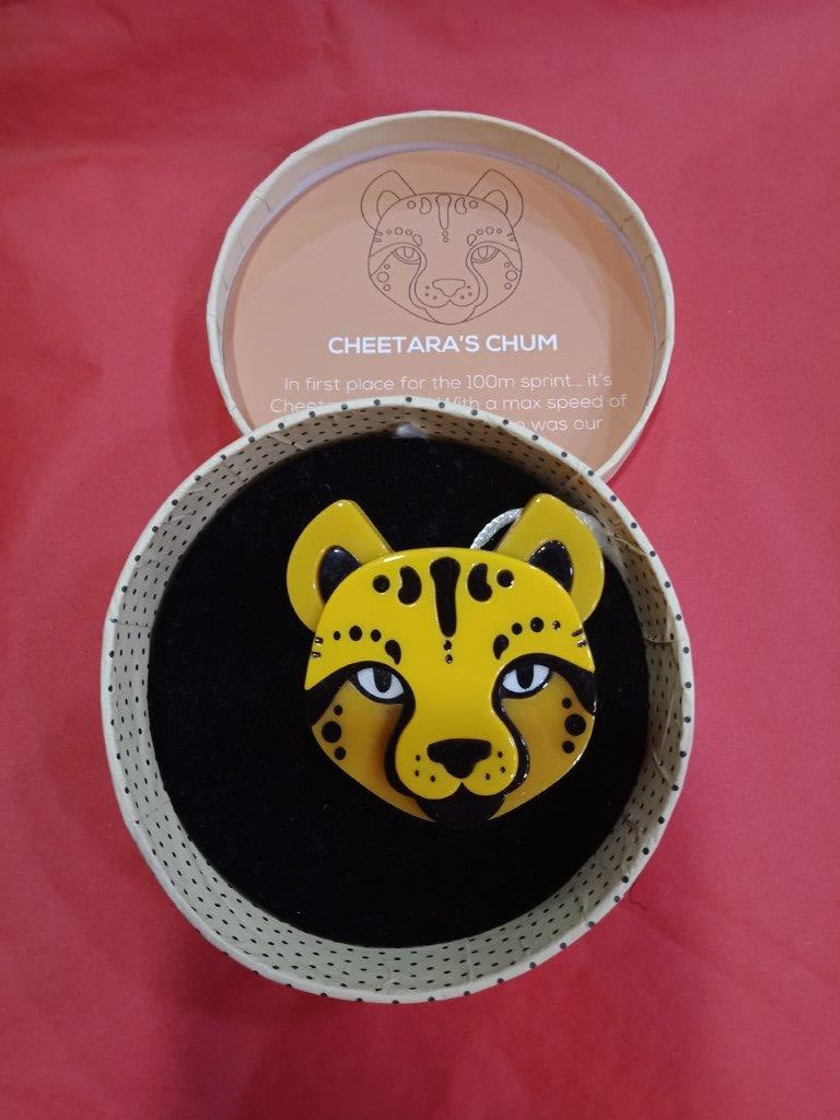 Cheetara's Chum- Brooch (Sally Land 2018)