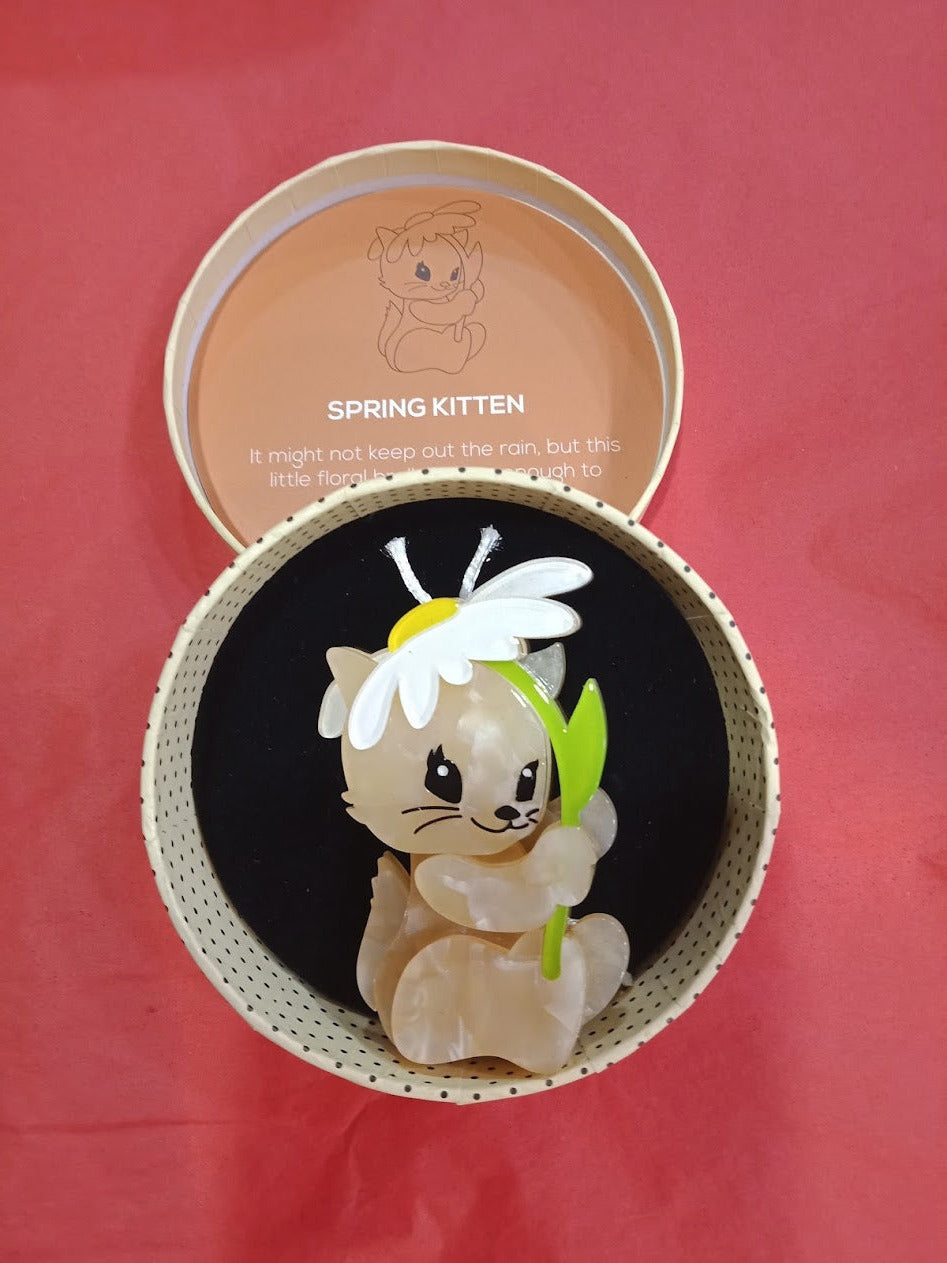 Spring Kitten Brooch (Carmen Hiu 2020)
