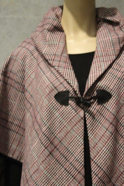 Audrey Houndstooth Capelet